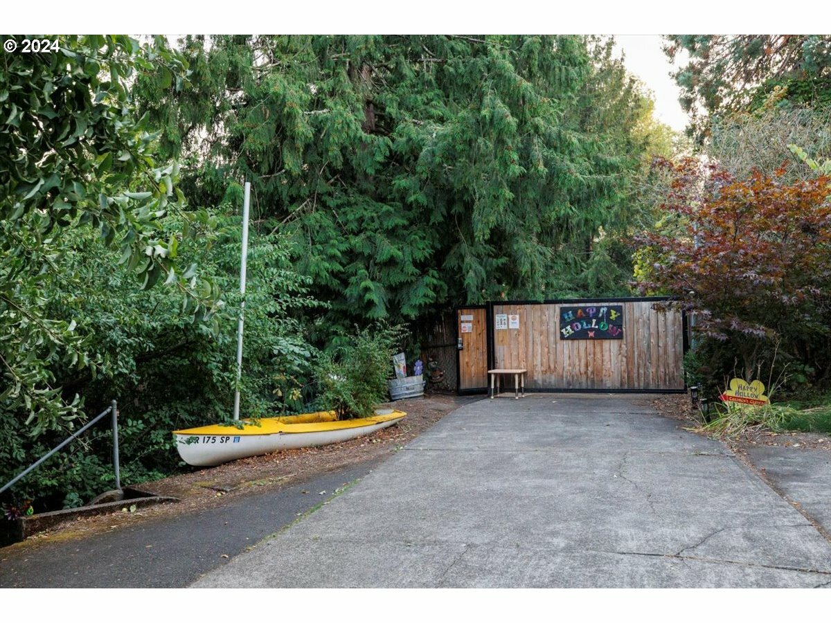 Property Photo:  4455 SW 99th Ave  OR 97005 