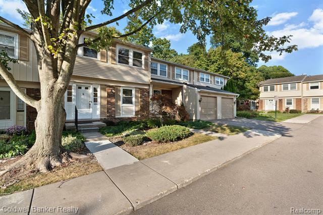 Property Photo:  5238 Breeze Hill Place  MI 48098 