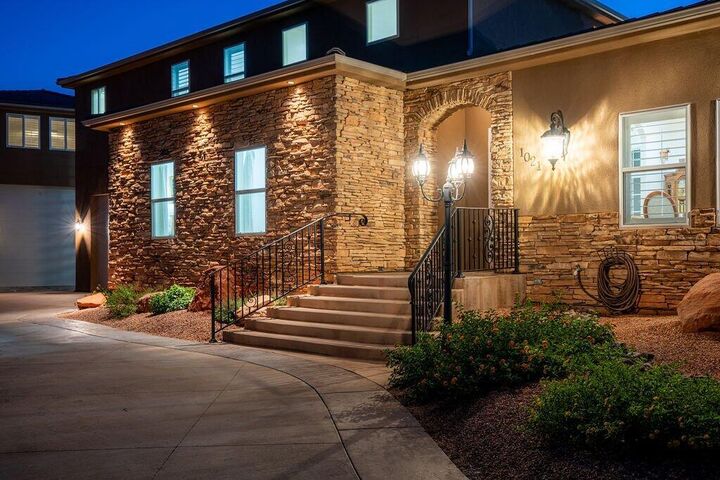 Property Photo:  1021 W Churrea St  UT 84780 