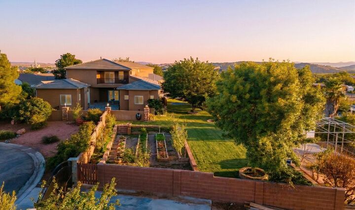 Property Photo:  1021 W Churrea St  UT 84780 