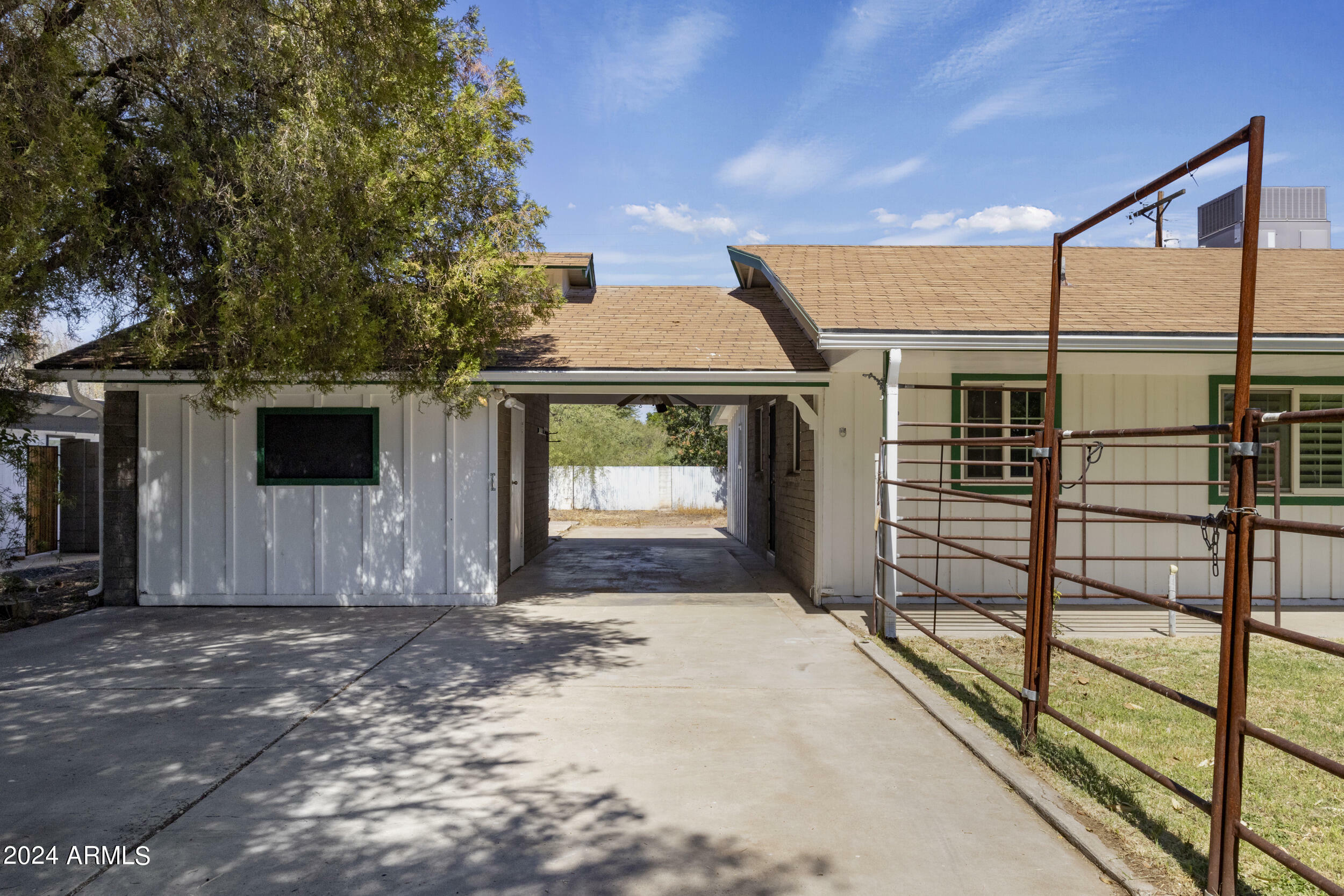 Property Photo:  114 W Hu Esta Drive  AZ 85282 