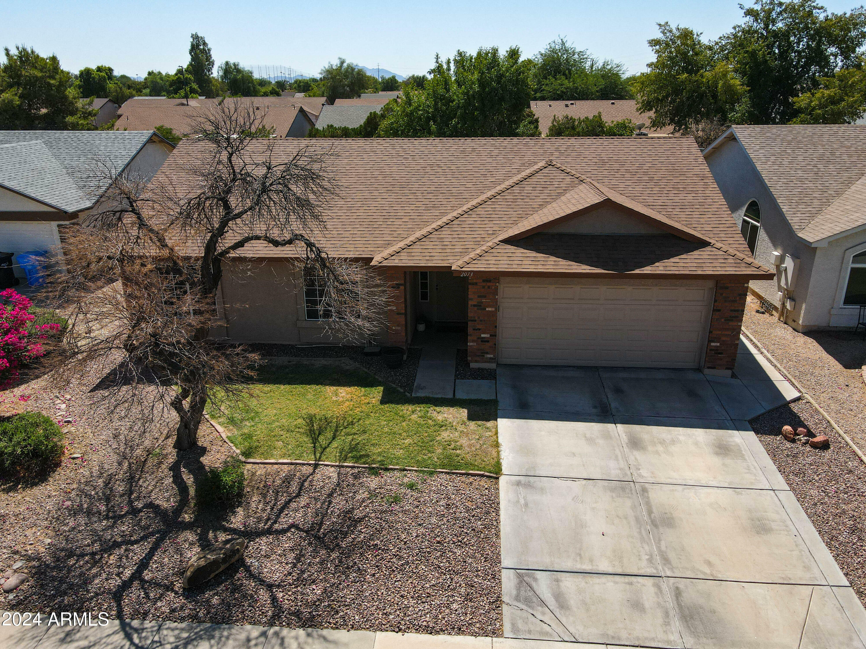 Property Photo:  2073 E Ranch Court  AZ 85296 