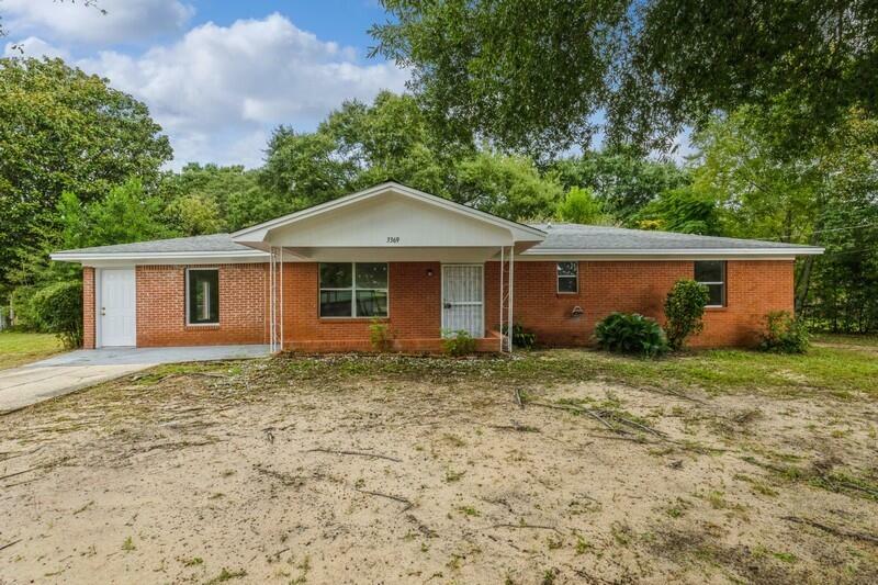 Property Photo: 3369 Auburn Road FL 32539