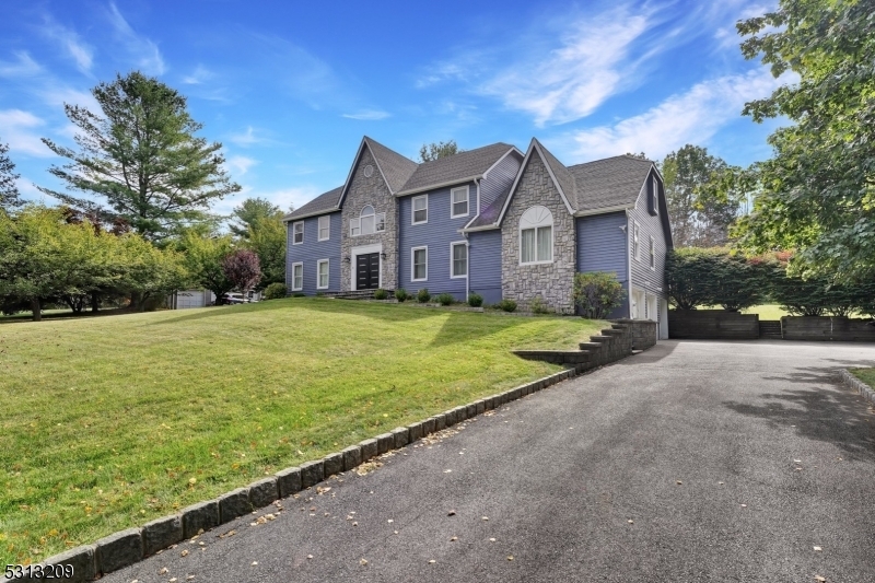 Property Photo:  8 Fidelian Way  NJ 07082 