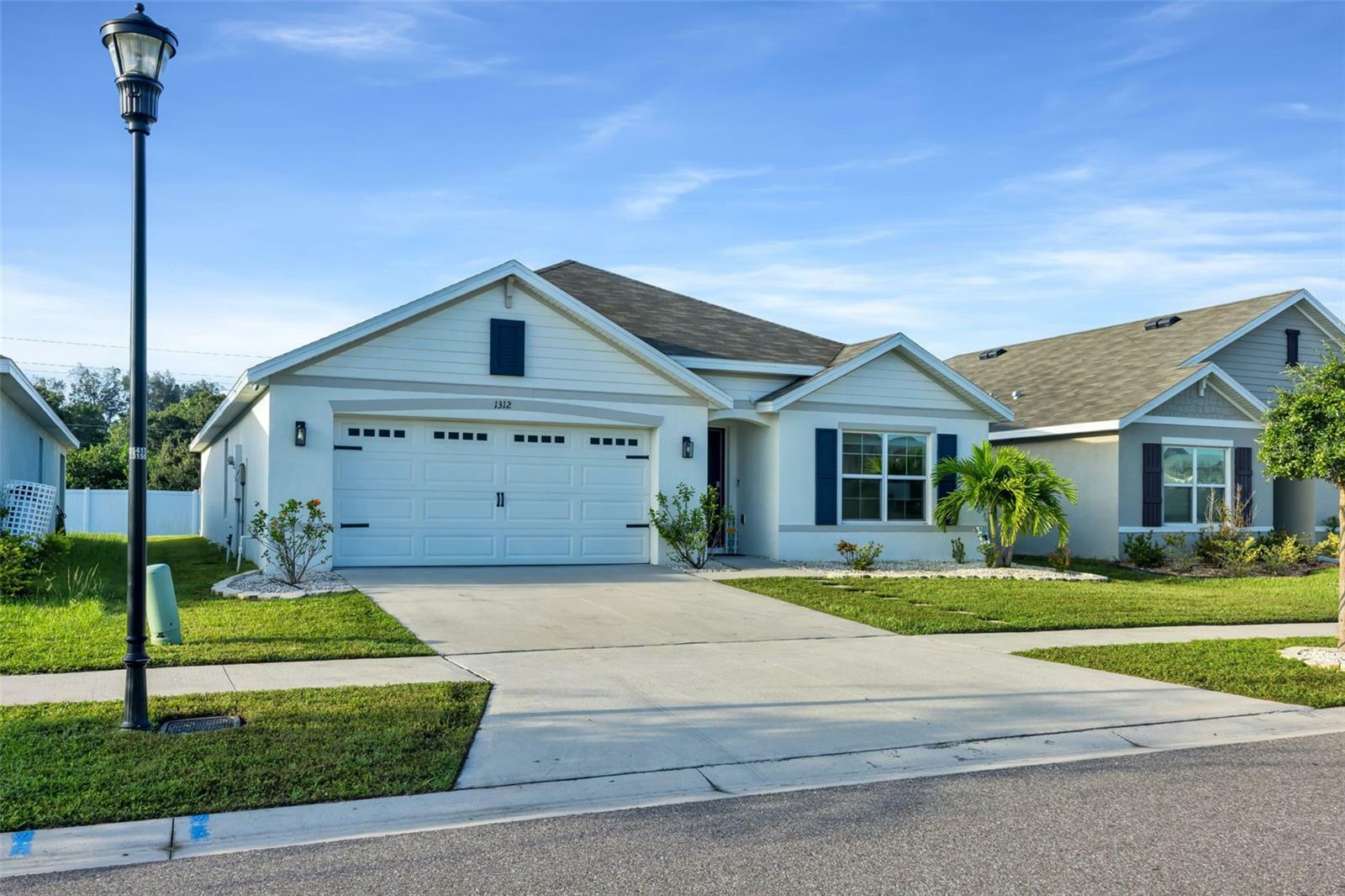 Property Photo:  1312 Ocean Spray Drive  FL 33570 