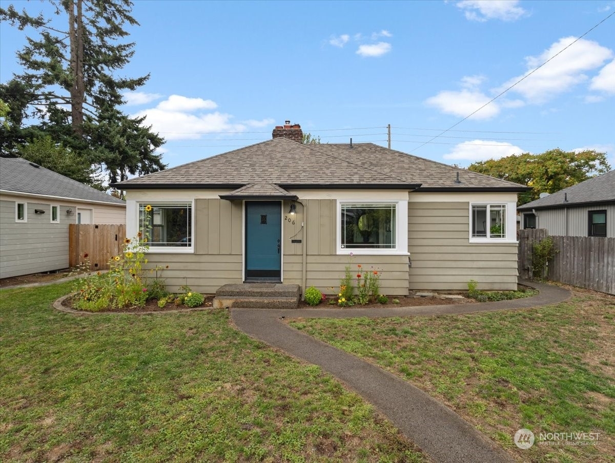 Property Photo:  206 W 39th Street  WA 98660 