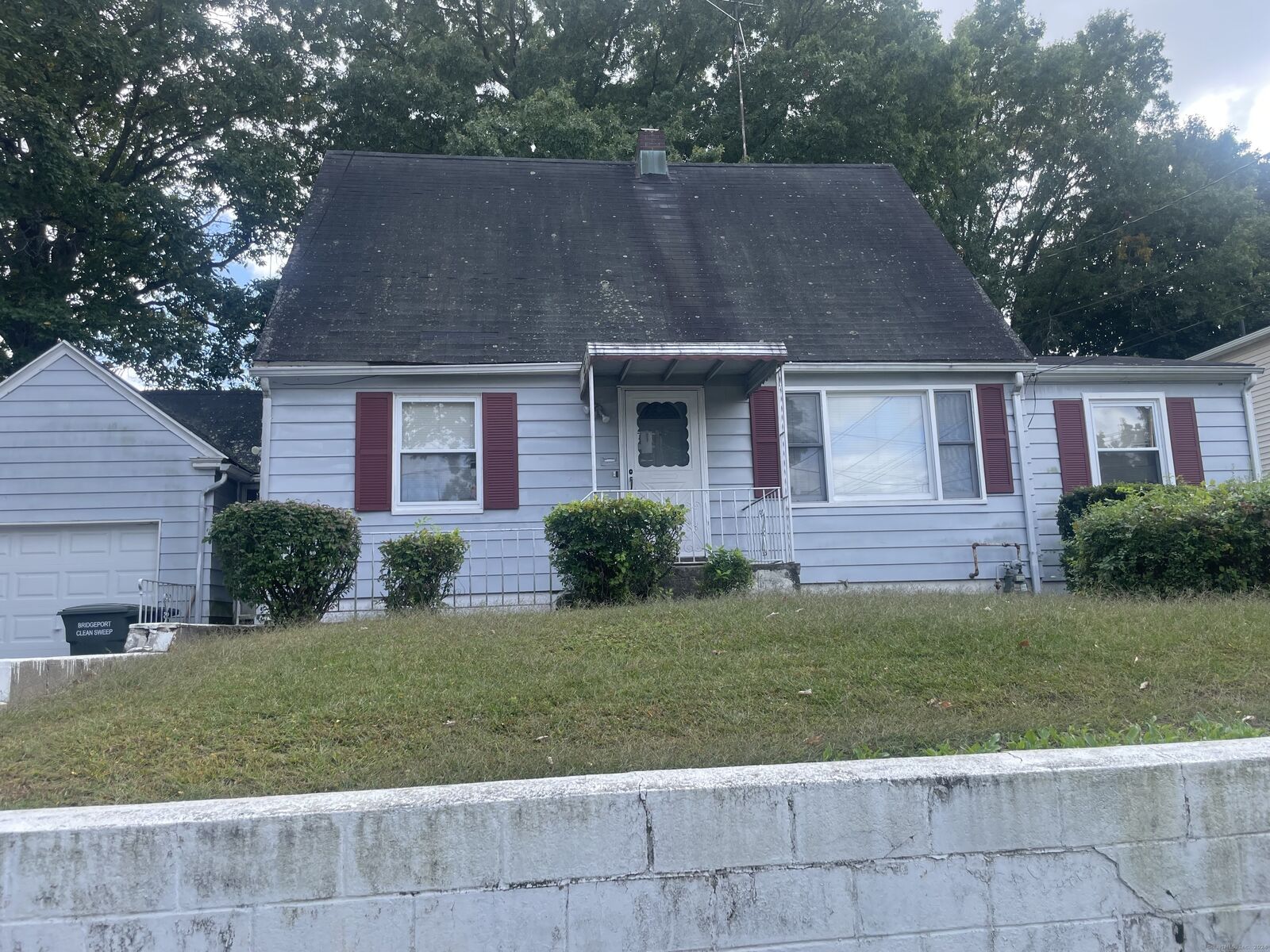 Property Photo:  317 Saunders Avenue  CT 06606 