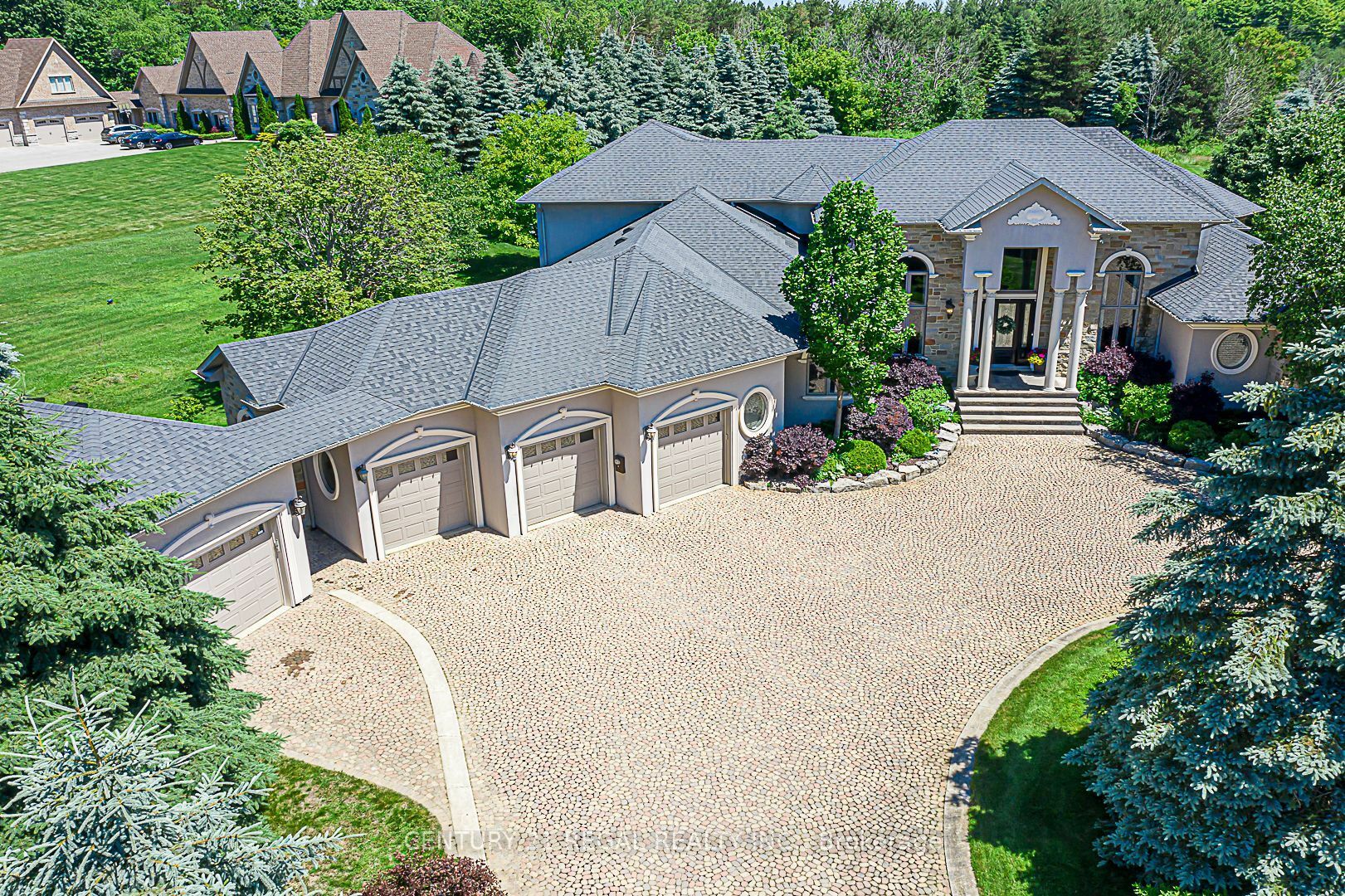 Property Photo:  16 Lake Woods Dr  ON L4A 1P9 