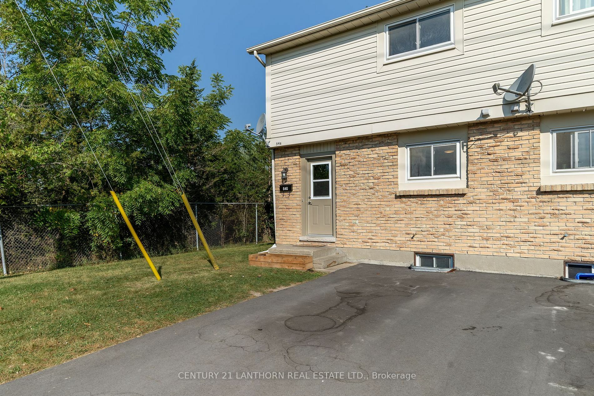 Property Photo:  54 - G Cascade Blvd  ON K8P 4W1 