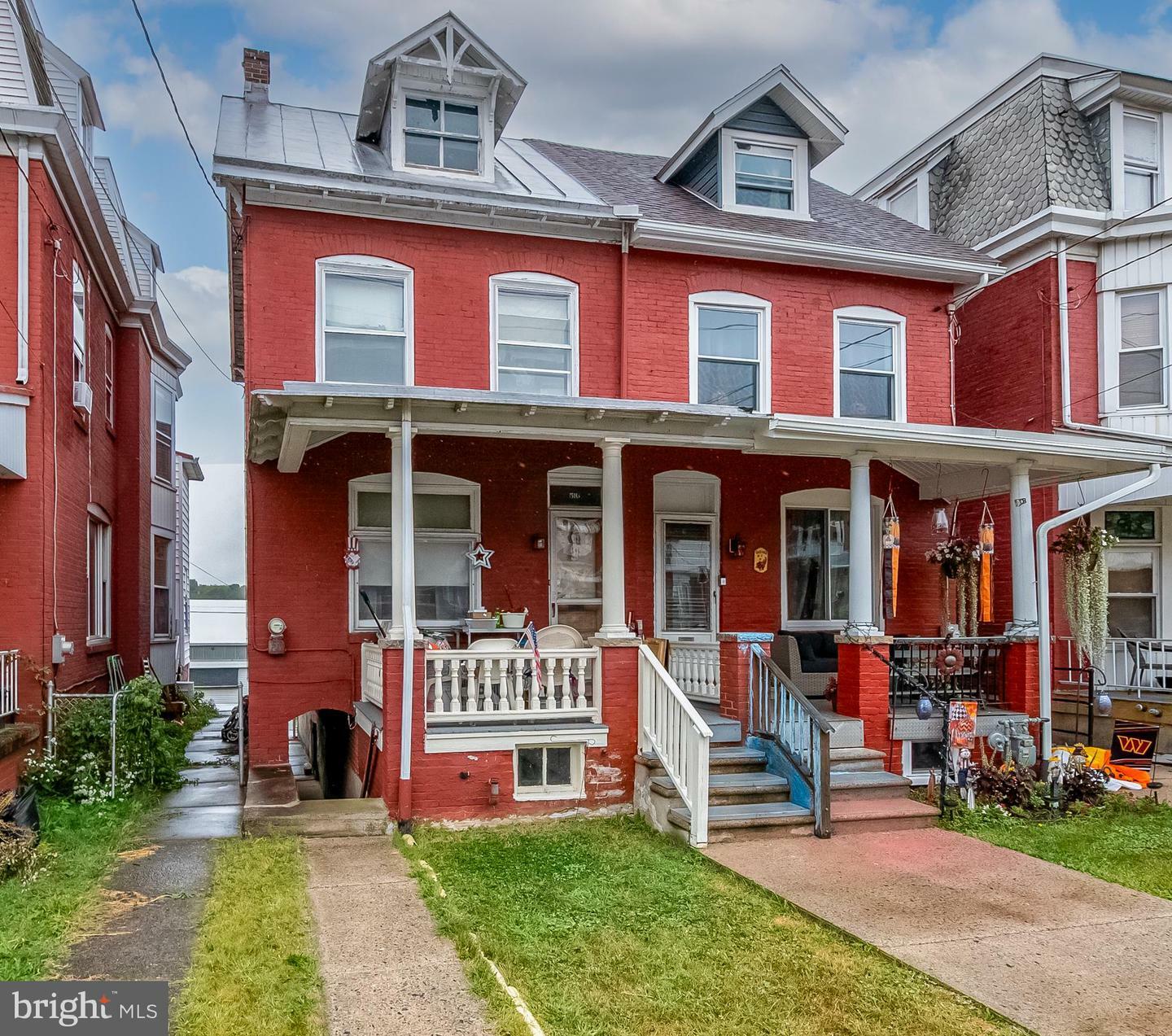 Property Photo:  516 S 4th Street  PA 19526 