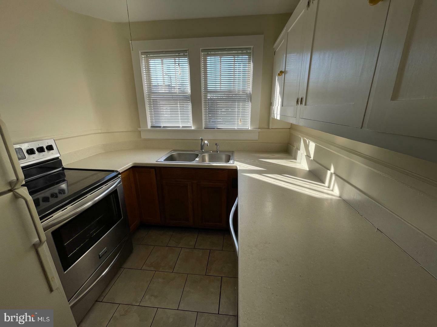 Property Photo:  606 Caroline Street A  VA 22401 