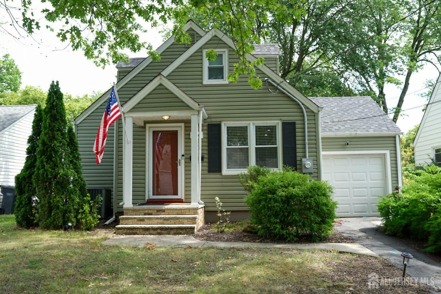 Property Photo:  114 Spear Street  NJ 08840 