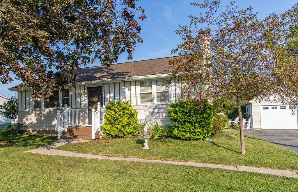 Property Photo:  574 Bangor Road  PA 18040 