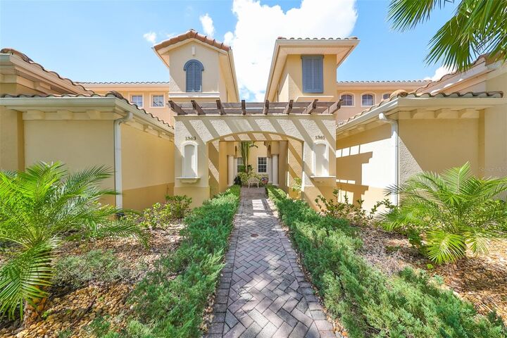 Property Photo:  1361 Emerald Dunes  FL 33573 