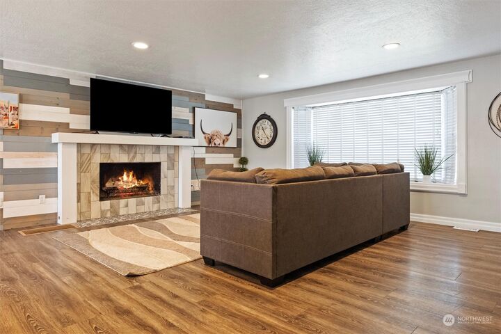 Property Photo:  2109 S Crestmont Drive  WA 98837 
