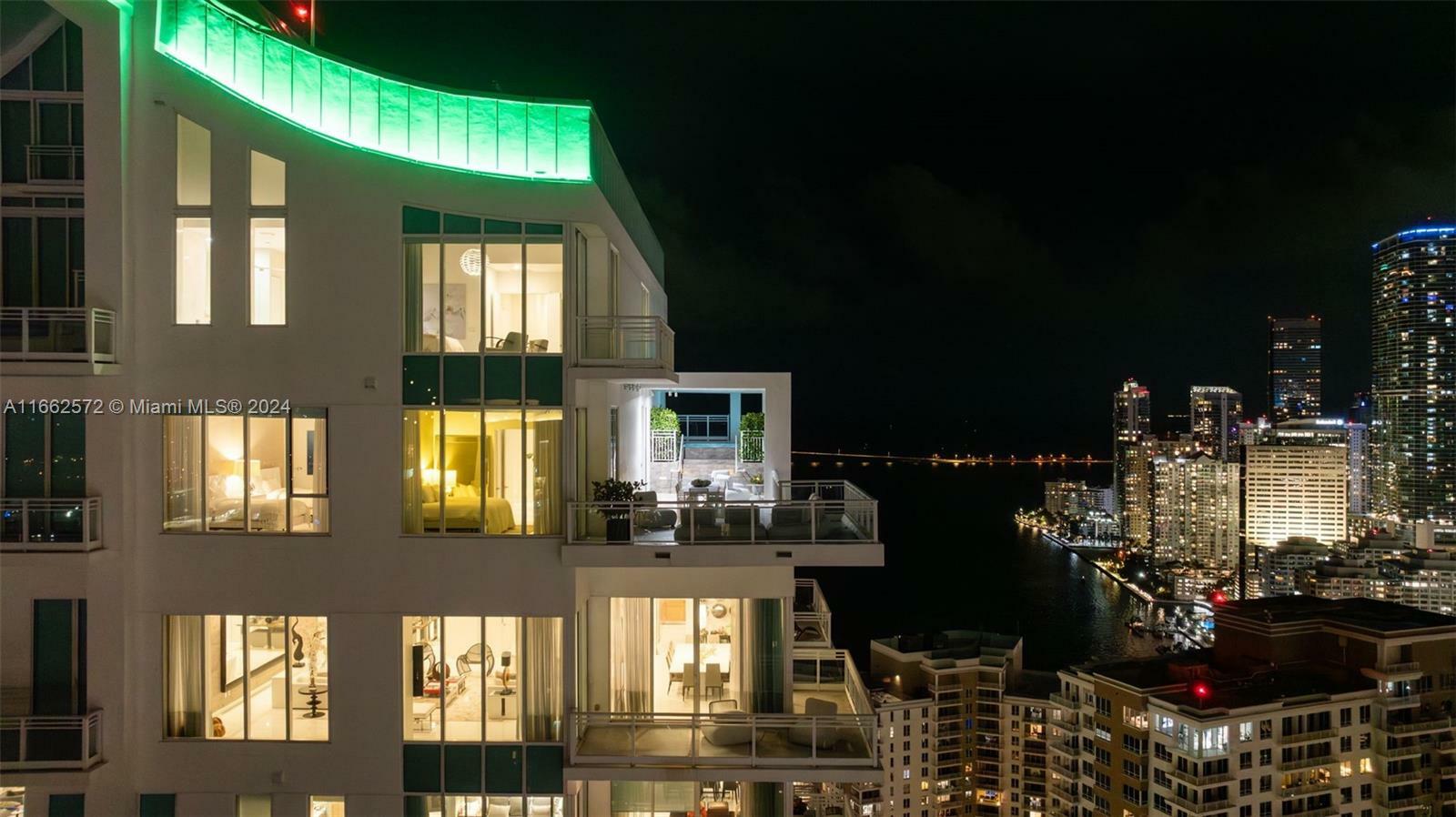 Property Photo:  900 Brickell Key Blvd Ph3401  FL 33131 