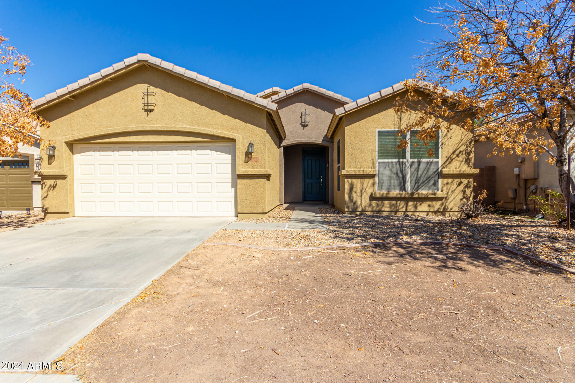 Property Photo:  10032 W Raymond Street  AZ 85353 