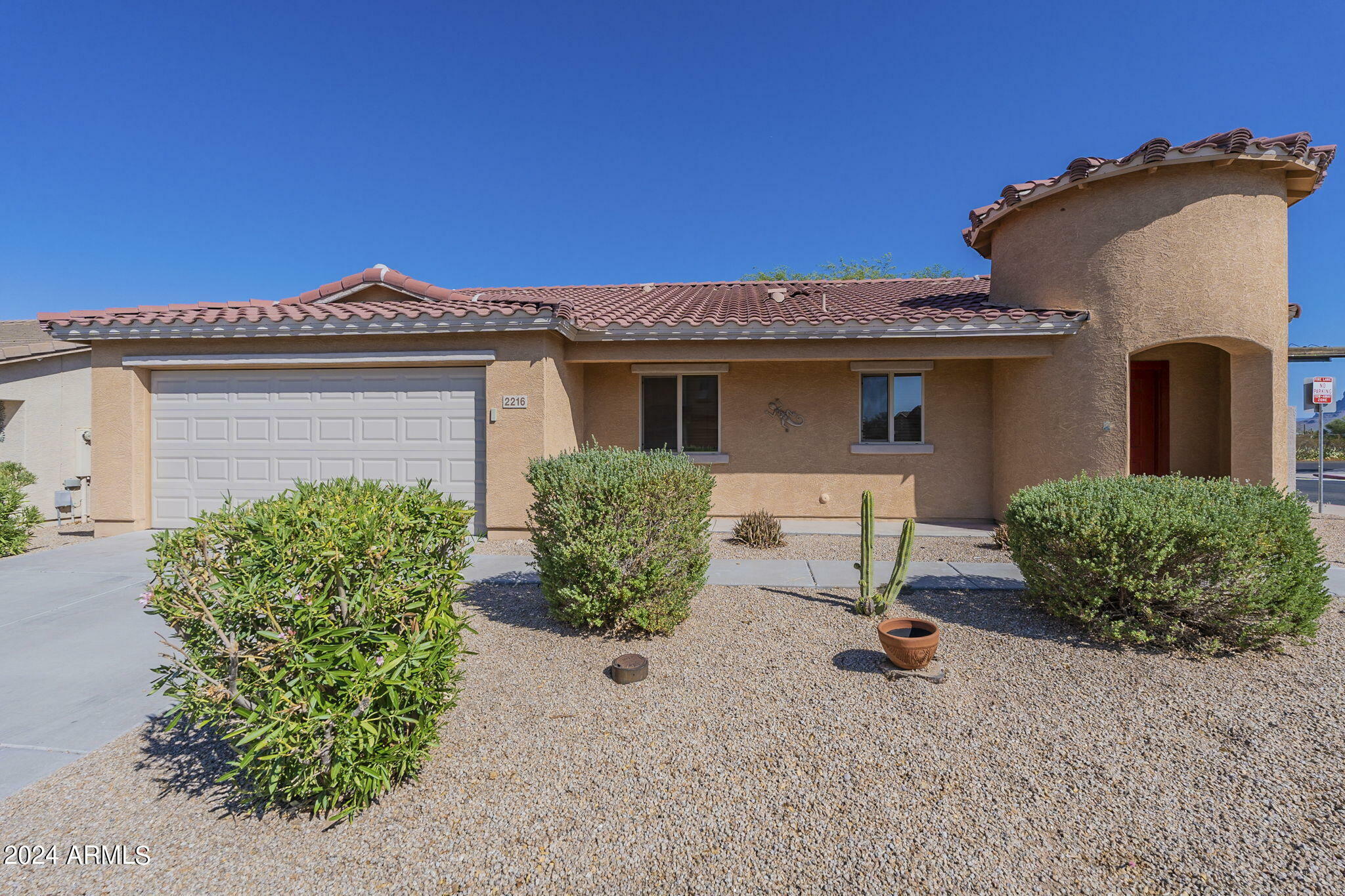 2216 E Yuma Avenue  Apache Junction AZ 85119 photo