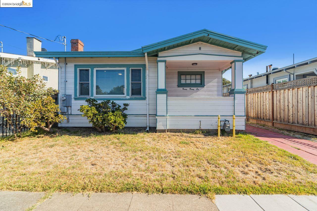 Property Photo:  2026 86th Ave  CA 94621 