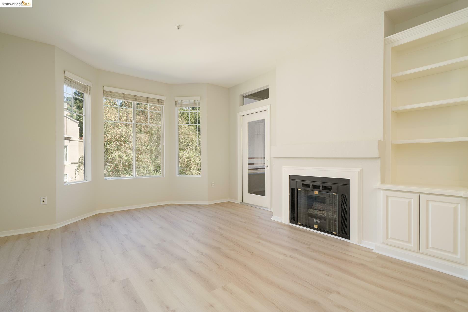 Property Photo:  320 Caldecott Ln 201  CA 94618 