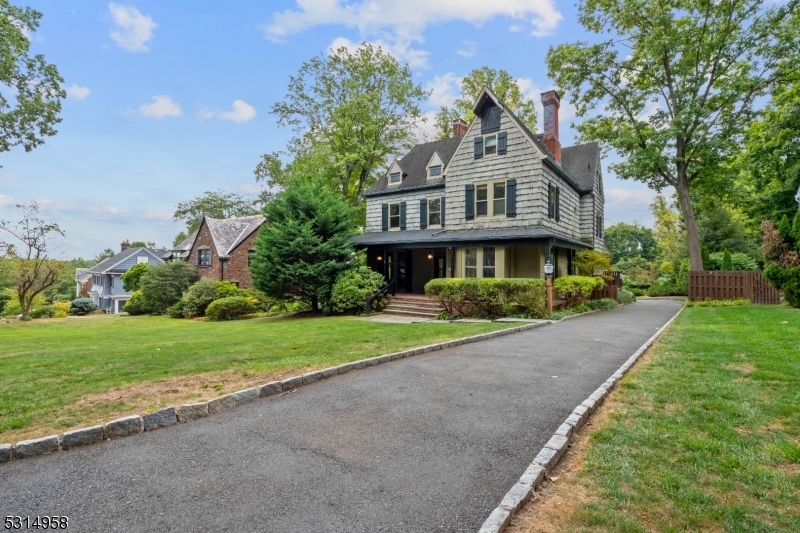 Property Photo:  336 W End Rd  NJ 07079 