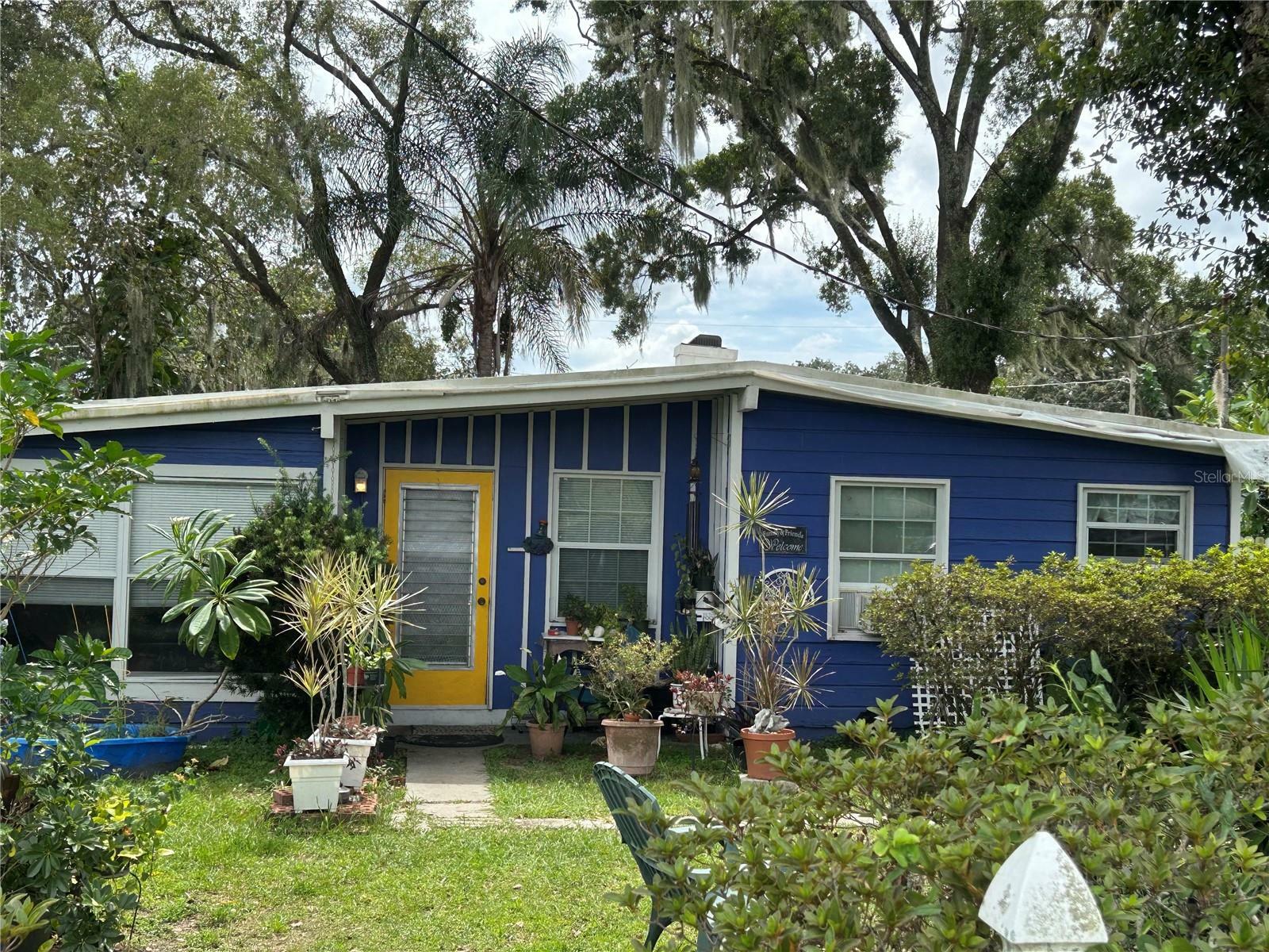 Property Photo:  2108 W Hanna Avenue  FL 33604 