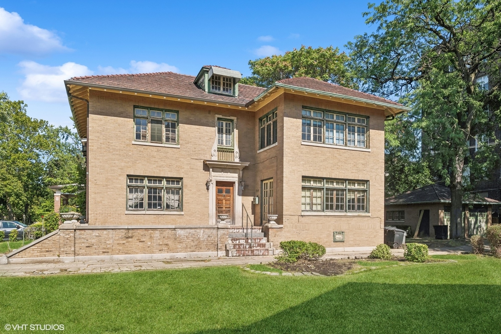 Property Photo:  6923 S Euclid Avenue  IL 60649 