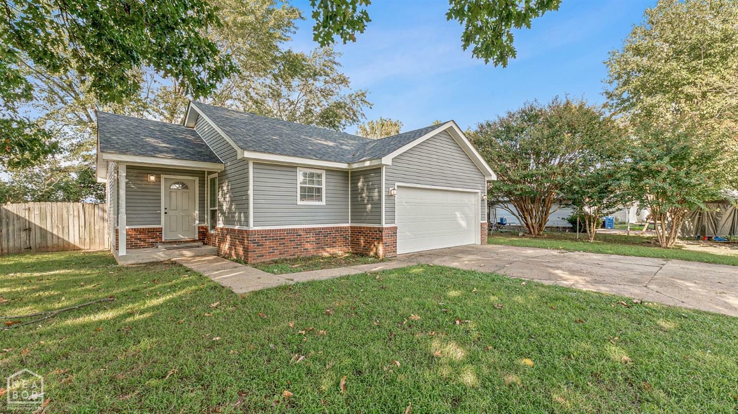 Property Photo: 1408 Medallion Circle AR 72404