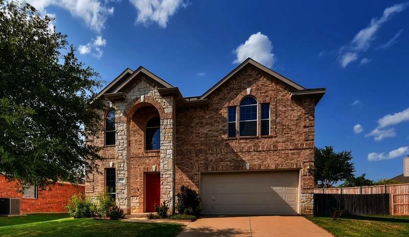 Property Photo:  111 Valley View Drive  TX 75167 