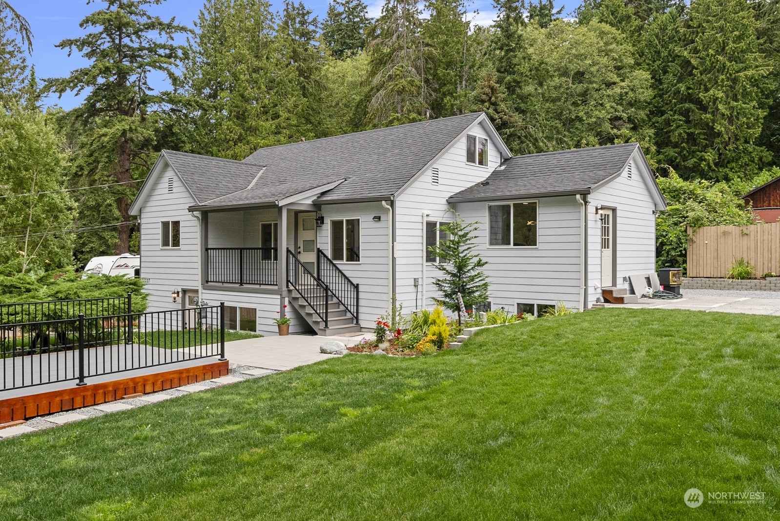 Property Photo:  17727 76th Avenue W  WA 98026 