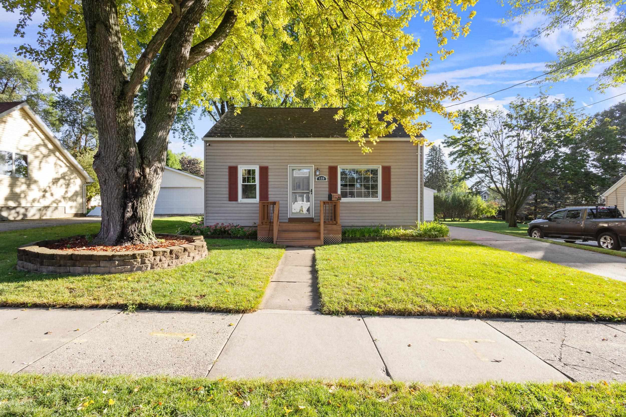 Property Photo:  128 Grant Street  WI 54130 