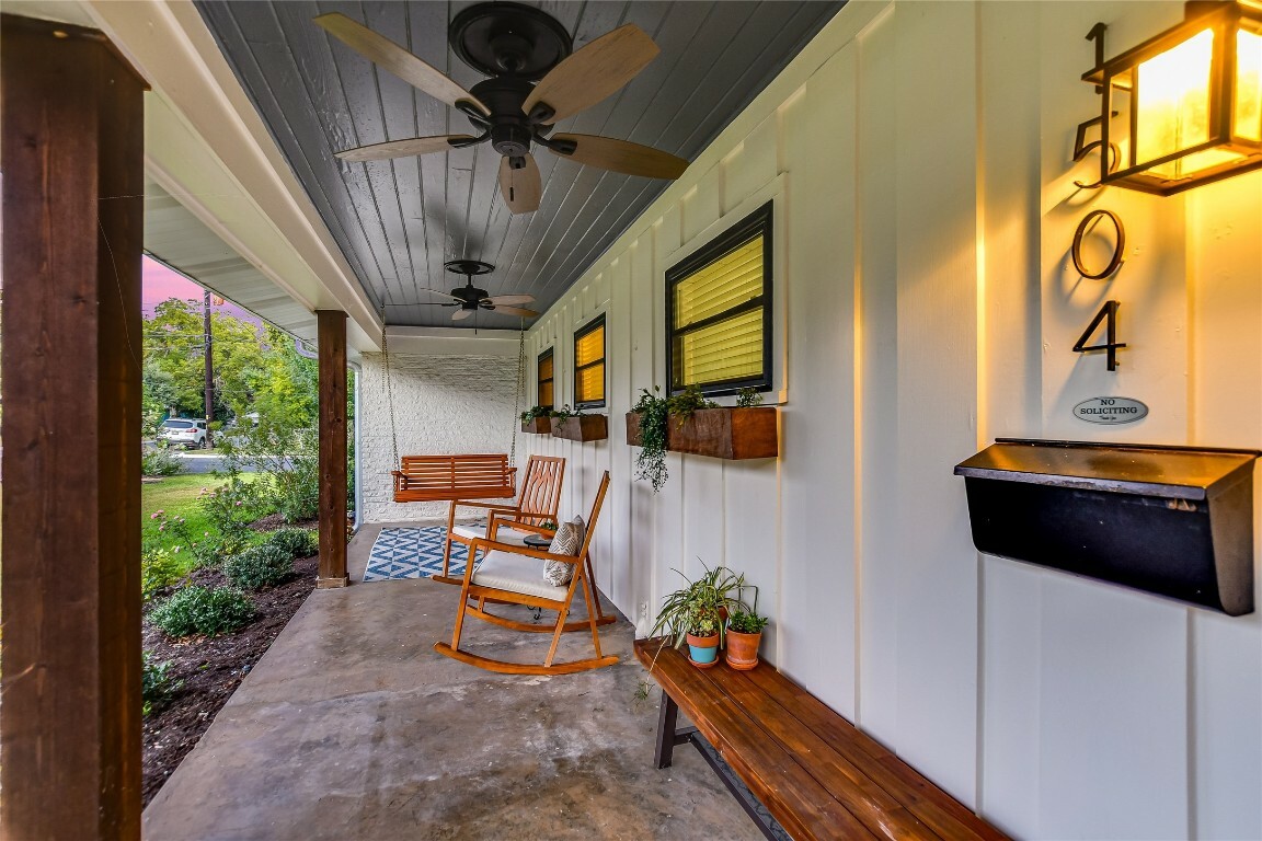 Property Photo:  1504 E 18th Street  TX 78626 