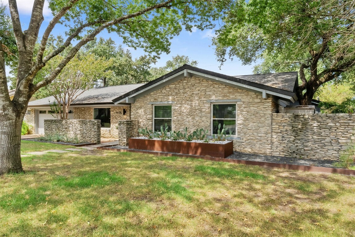 Property Photo:  8808 Point West Drive  TX 78759 