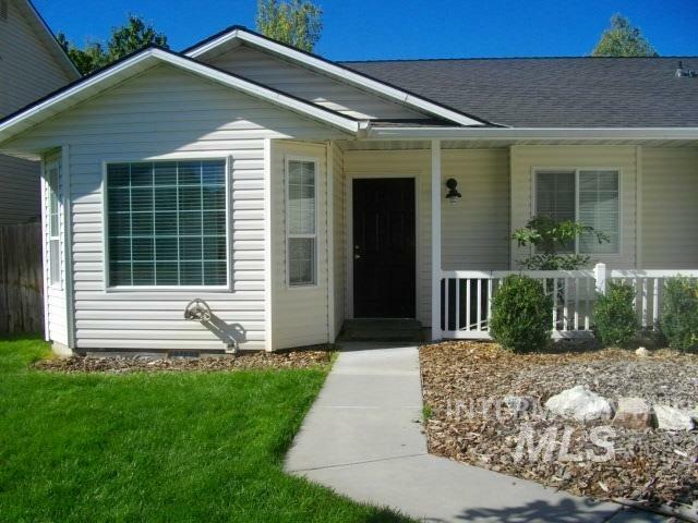 Property Photo:  5102 Northrup Way  ID 83607-8775 