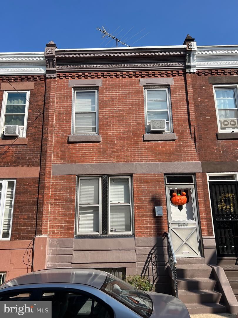 Property Photo: 2121 S Rosewood Street PA 19145