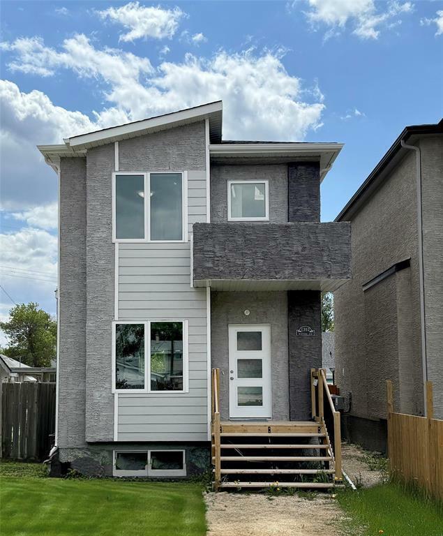 1352 Magnus Avenue  Winnipeg MB R2X 0P2 photo