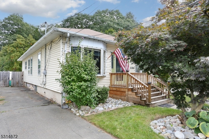 Property Photo:  1286 Ringwood Ave  NJ 07420 