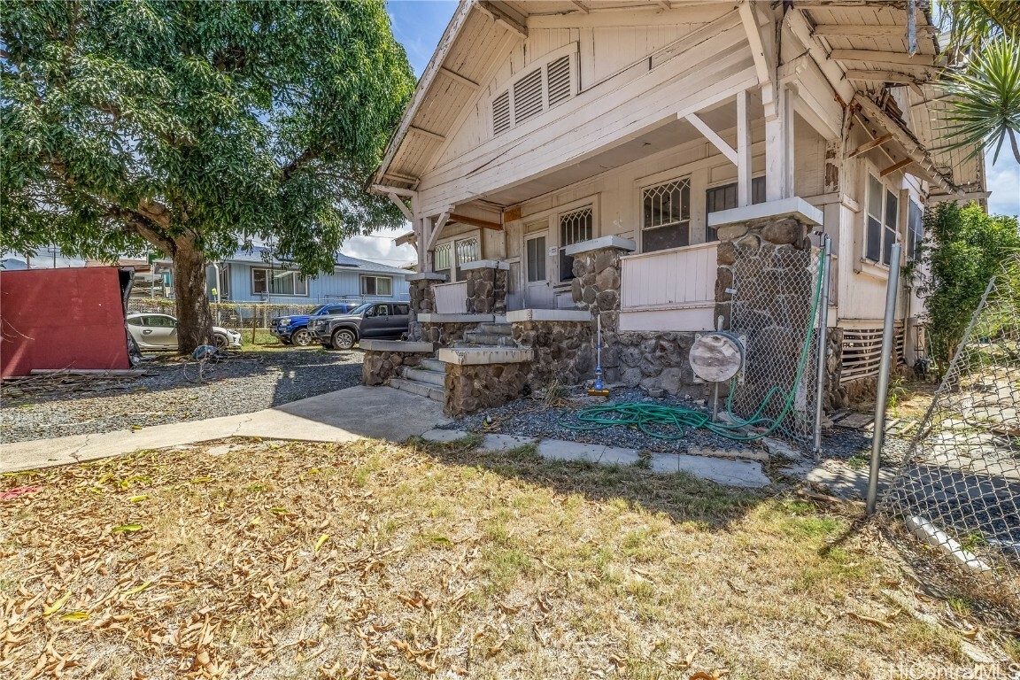 Property Photo:  1221 Gulick Avenue  HI 96819 