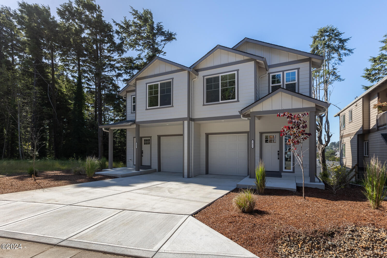 Property Photo:  1453 SE Marine Ave  OR 97367 