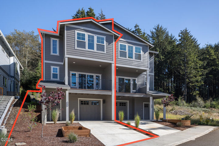 Property Photo:  1496 SE Marine Ave  OR 97367 
