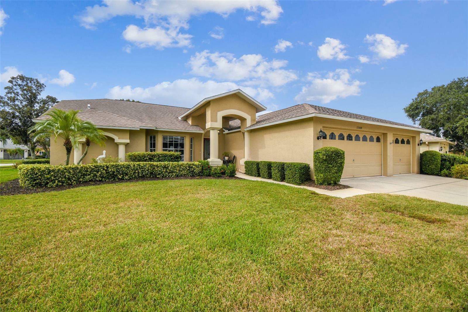 Property Photo:  11009 Windrush Circle  FL 34667 