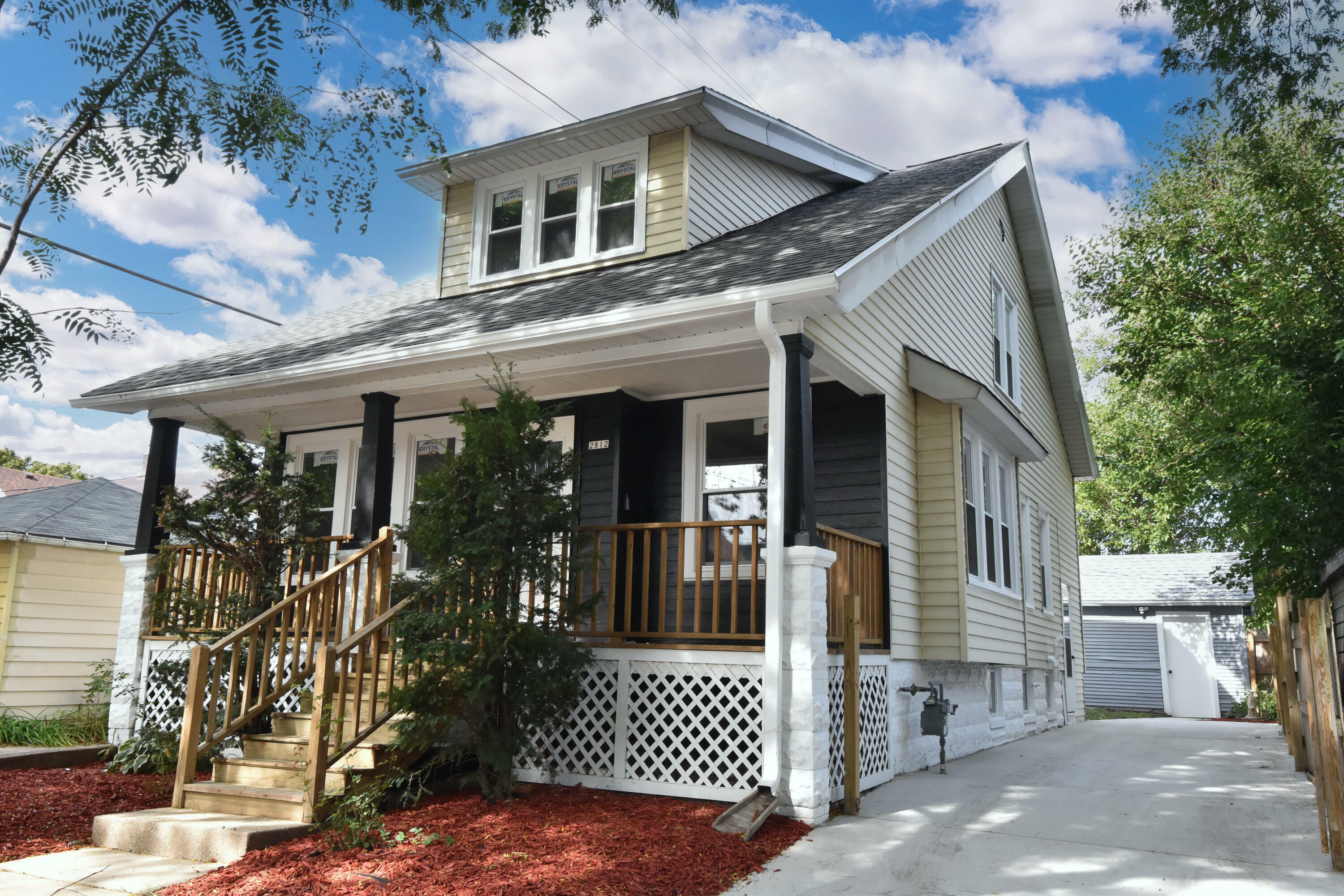 Property Photo:  2812 W Rogers St  WI 53215 