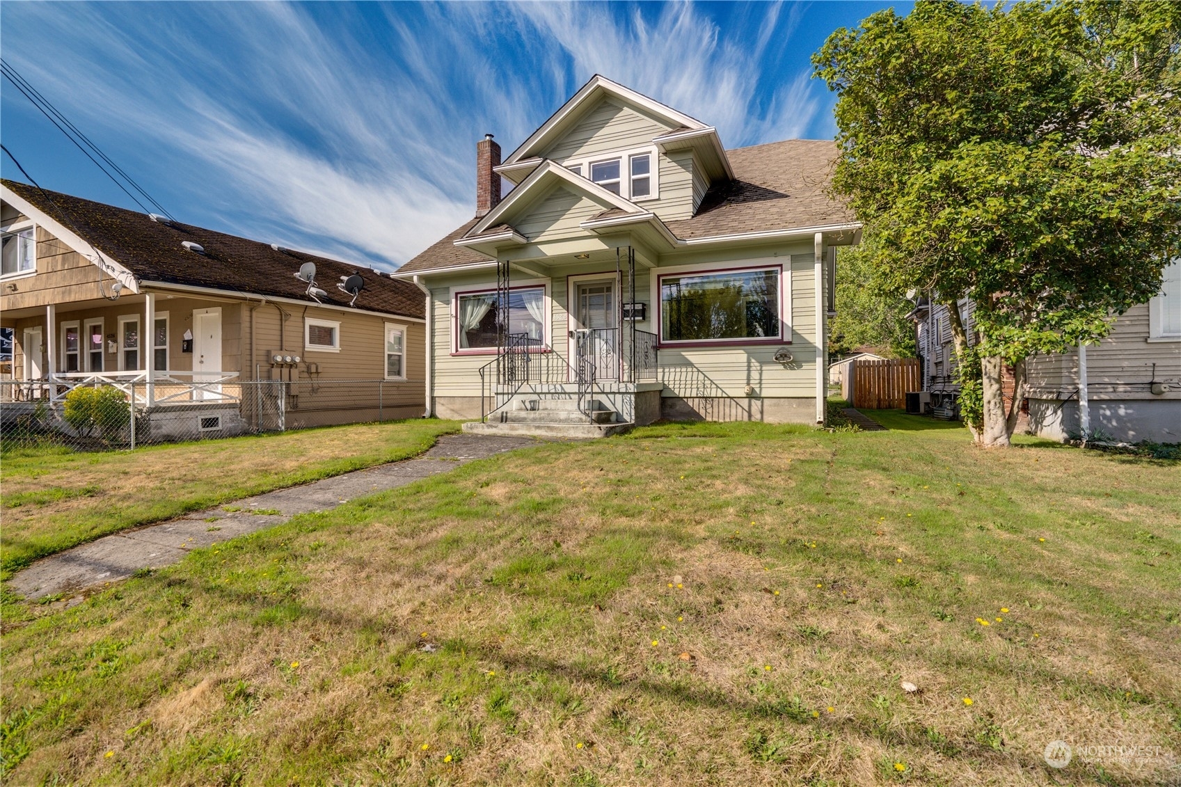 Property Photo:  4522 Pacific Avenue  WA 98418 