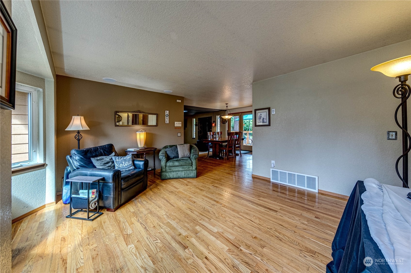 Property Photo:  121 161st Street SE  WA 98012 