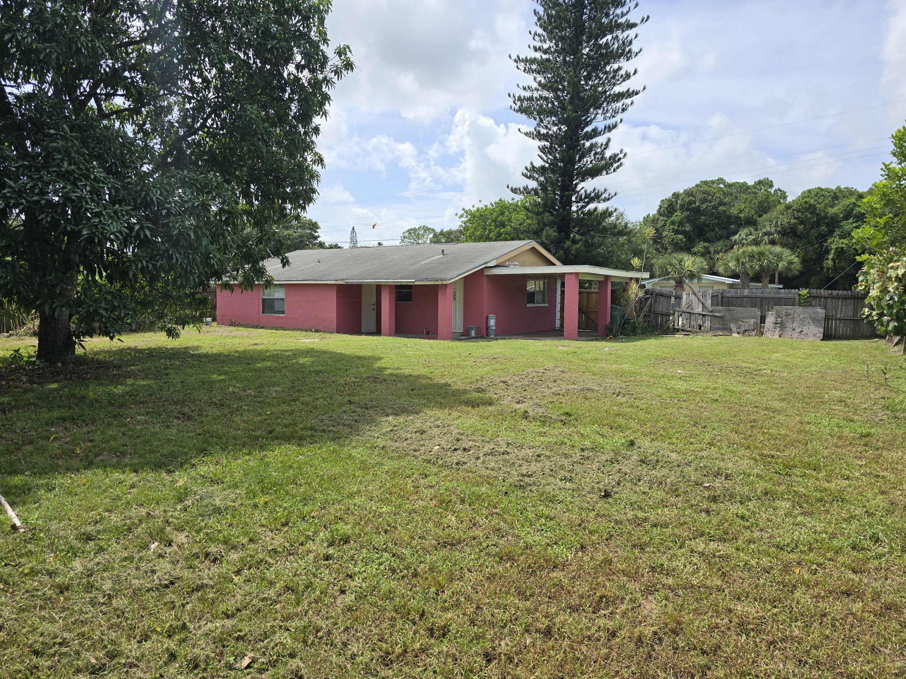 Property Photo:  1800 N 47th Street  FL 34947 