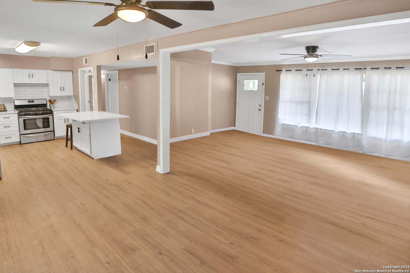 Property Photo: 407 McNeel TX 78228