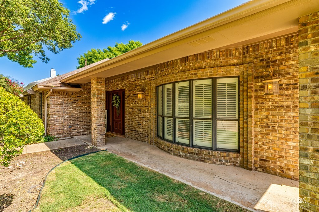 Property Photo:  5214 N Bentwood Dr  TX 76904 