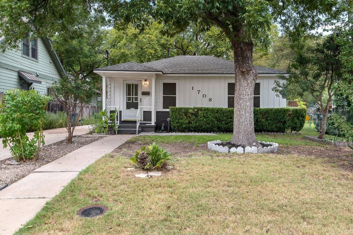 Property Photo: 1708 Payne Avenue TX 78757
