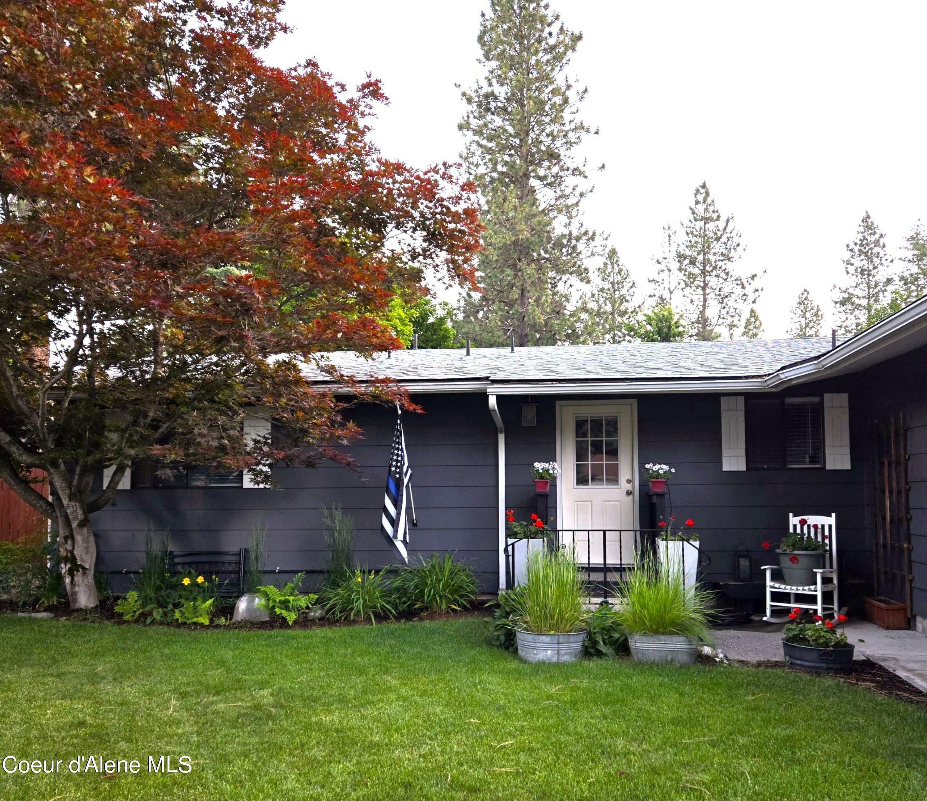 Property Photo:  1909 E Pine Hill Court  ID 83815 