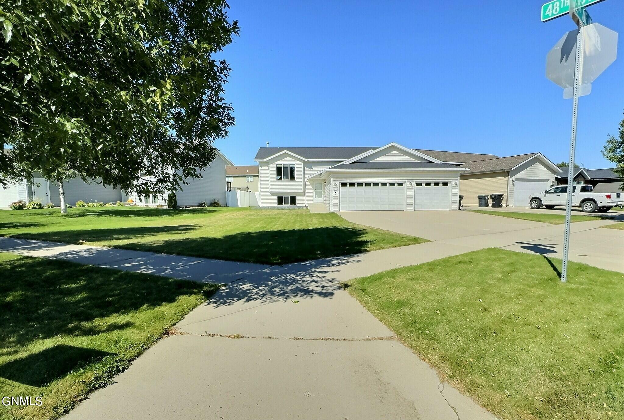 Property Photo:  5001 37th Avenue NW  ND 58554 